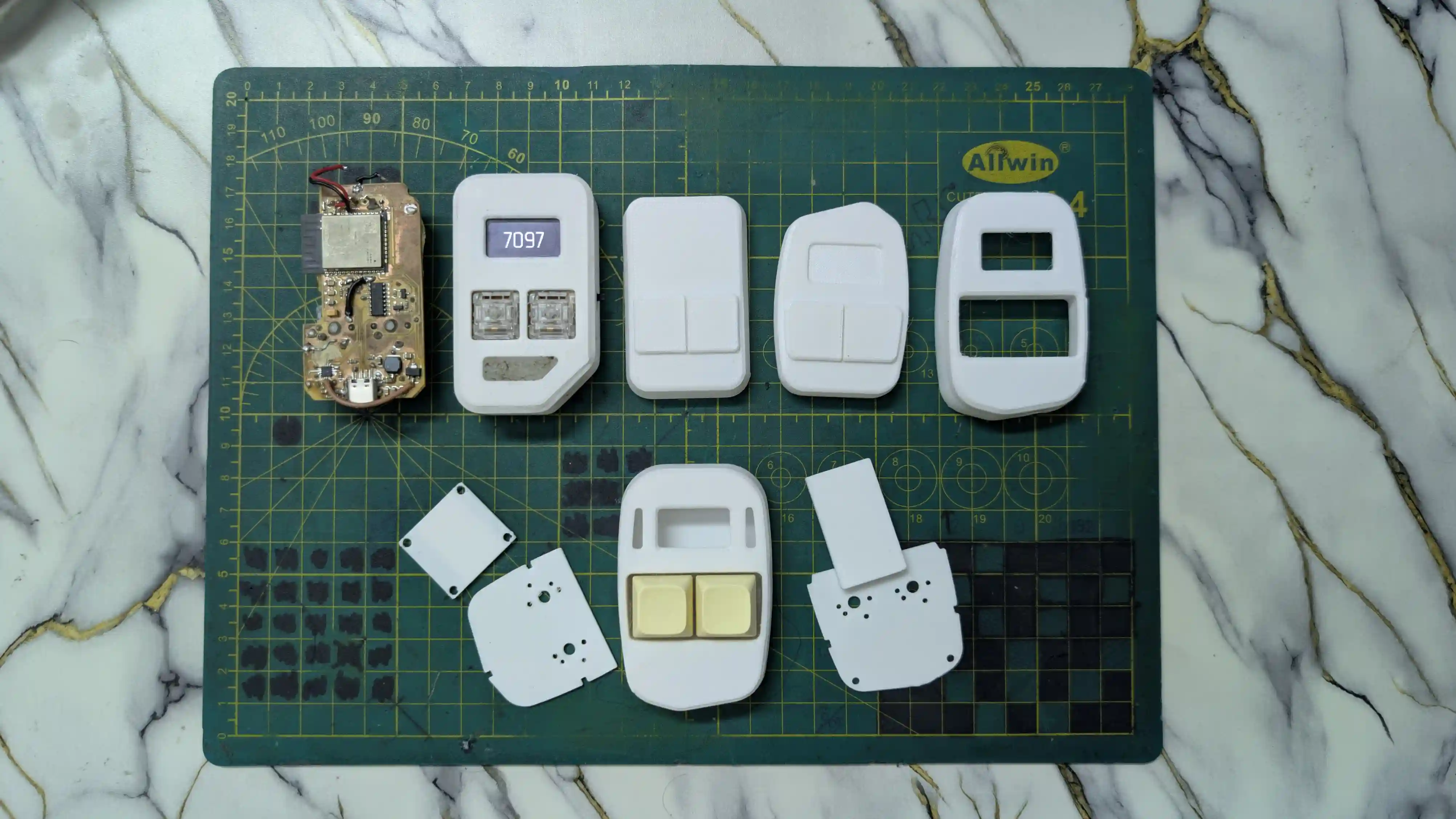 Click design iterations from CAD housing models to physical prototypes